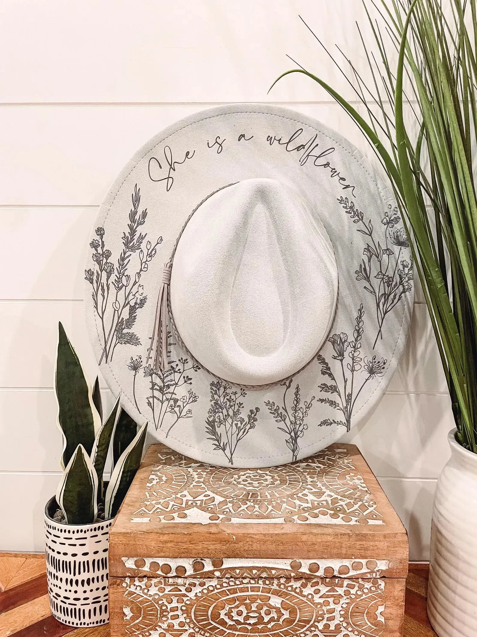 Engraved Floral Hat: Khaki