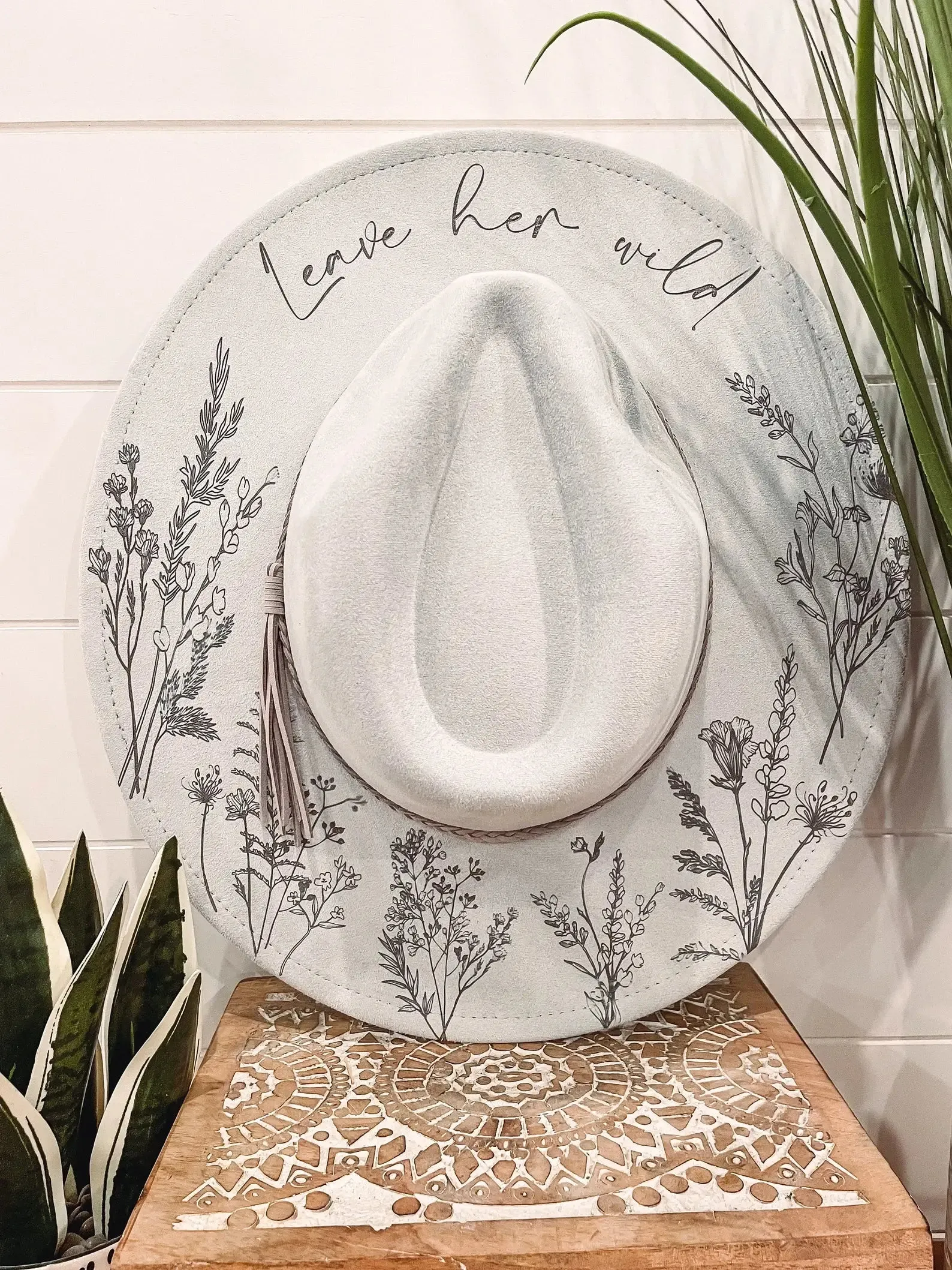 Engraved Floral Hat: Khaki