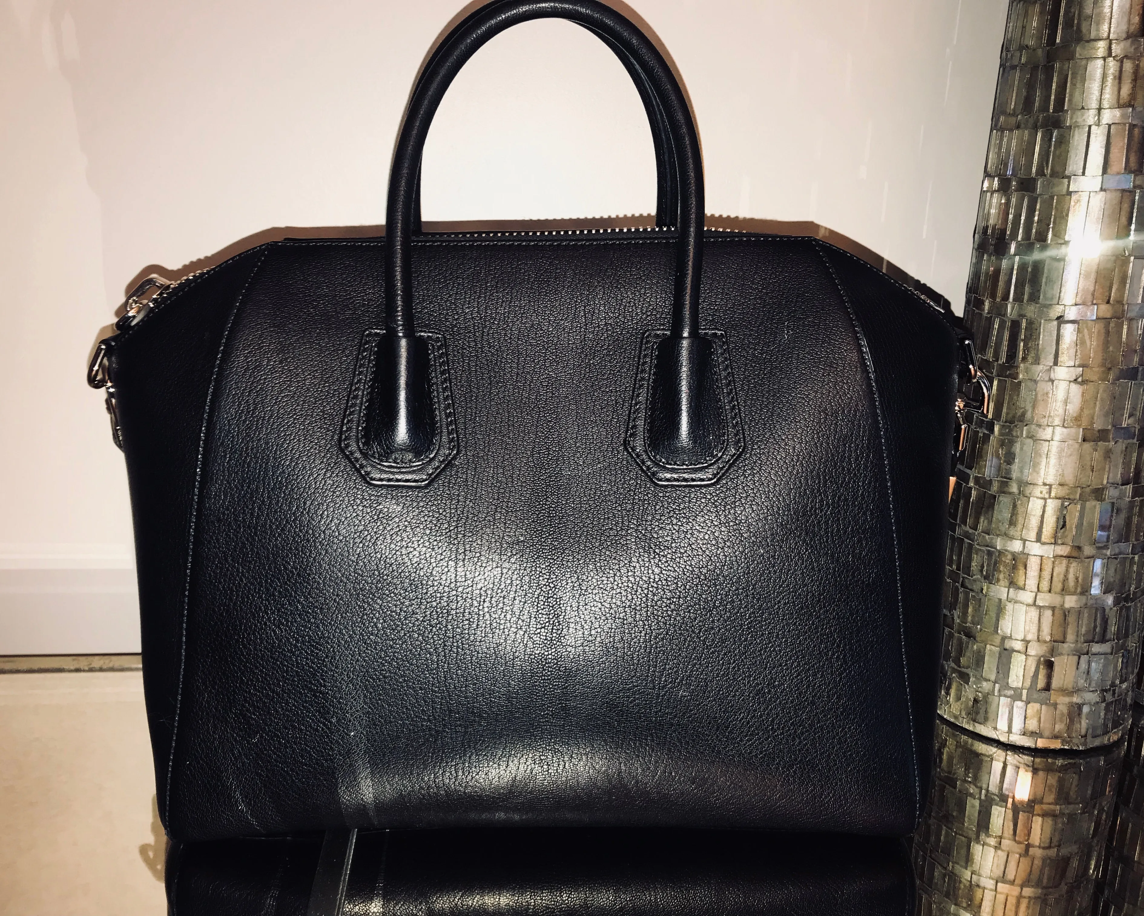GIVENCHY