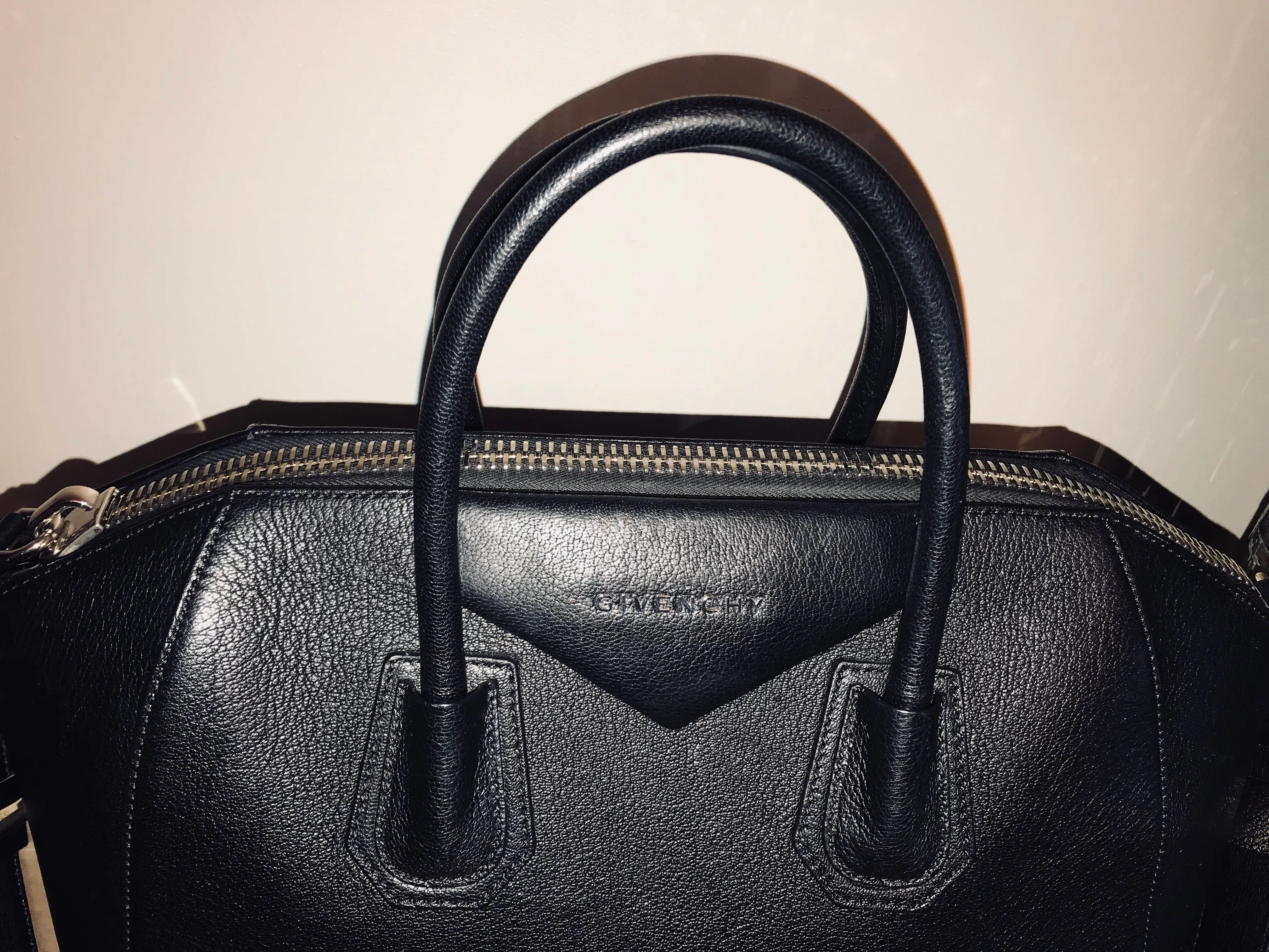GIVENCHY