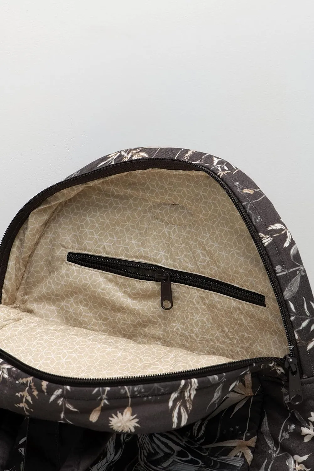 Maison d' Hermine Backpack for Women Men Cotton Shoulder Multipurpose Rucksack with Small Pouch Lightweight Multi Pocket Bag for Travel Work Beach Daypack Perfect for Gift (Meadow Florals)