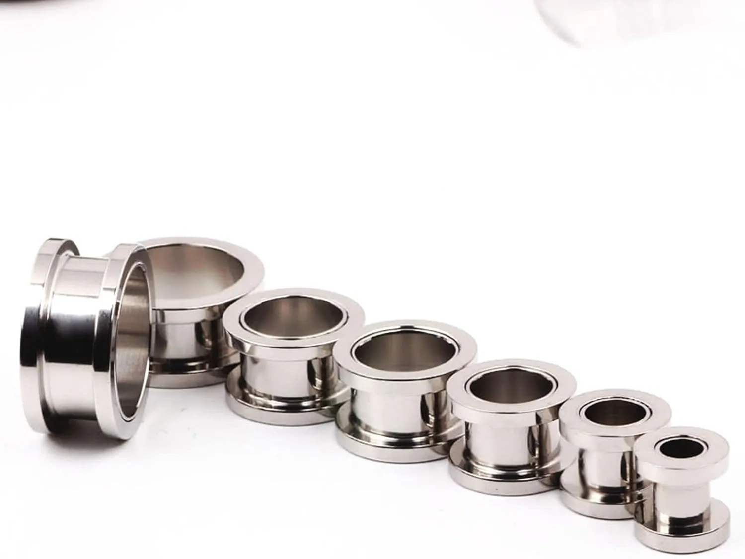 Piercing Jewelry 2Pieces 14G Piercing Jewelry Stainless Steel 1.6-25mm Body Jewelry for Men Tunnels Simple Round Tunnel Gauges for Ears Silver