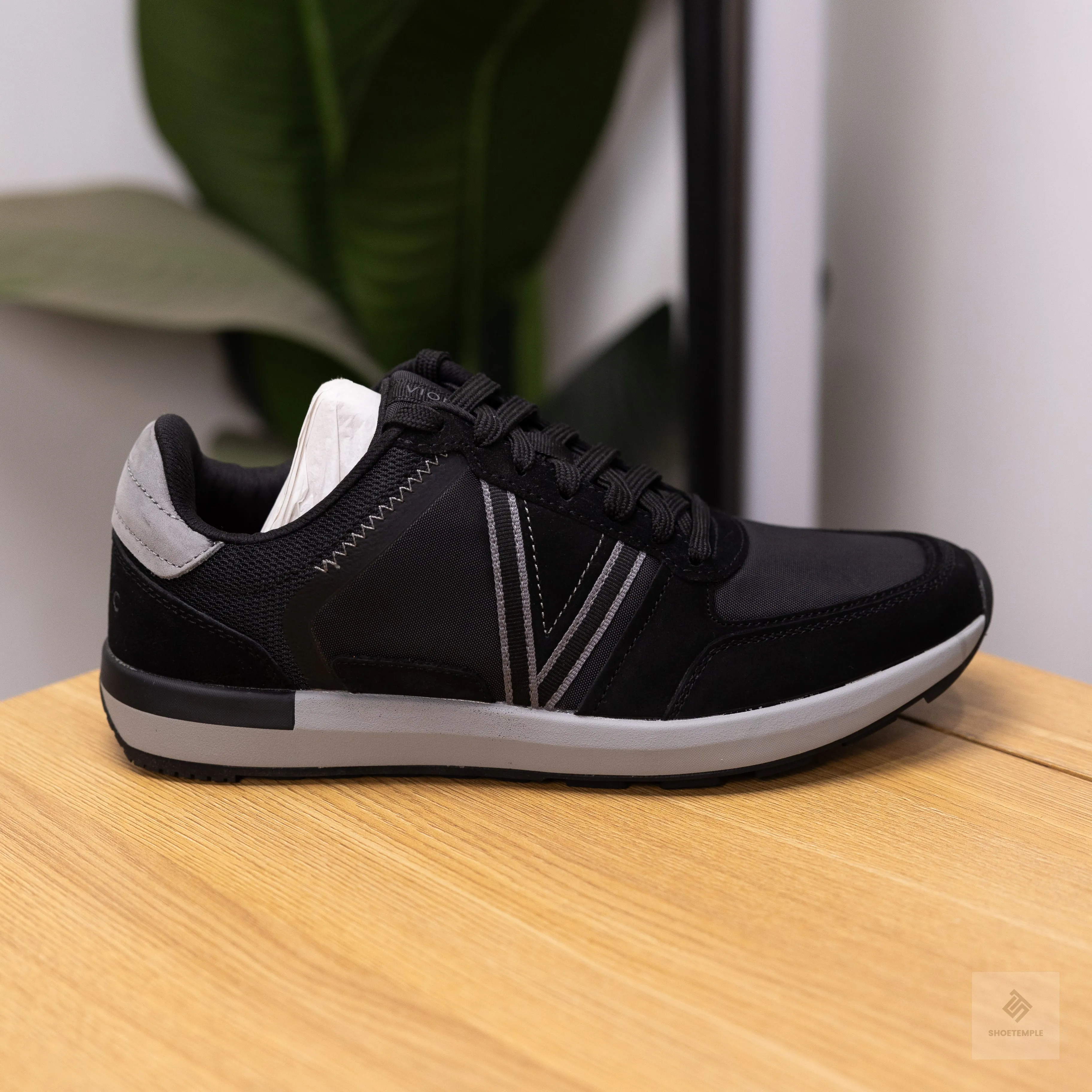 Vionic Bradey Leather Textile Sneaker