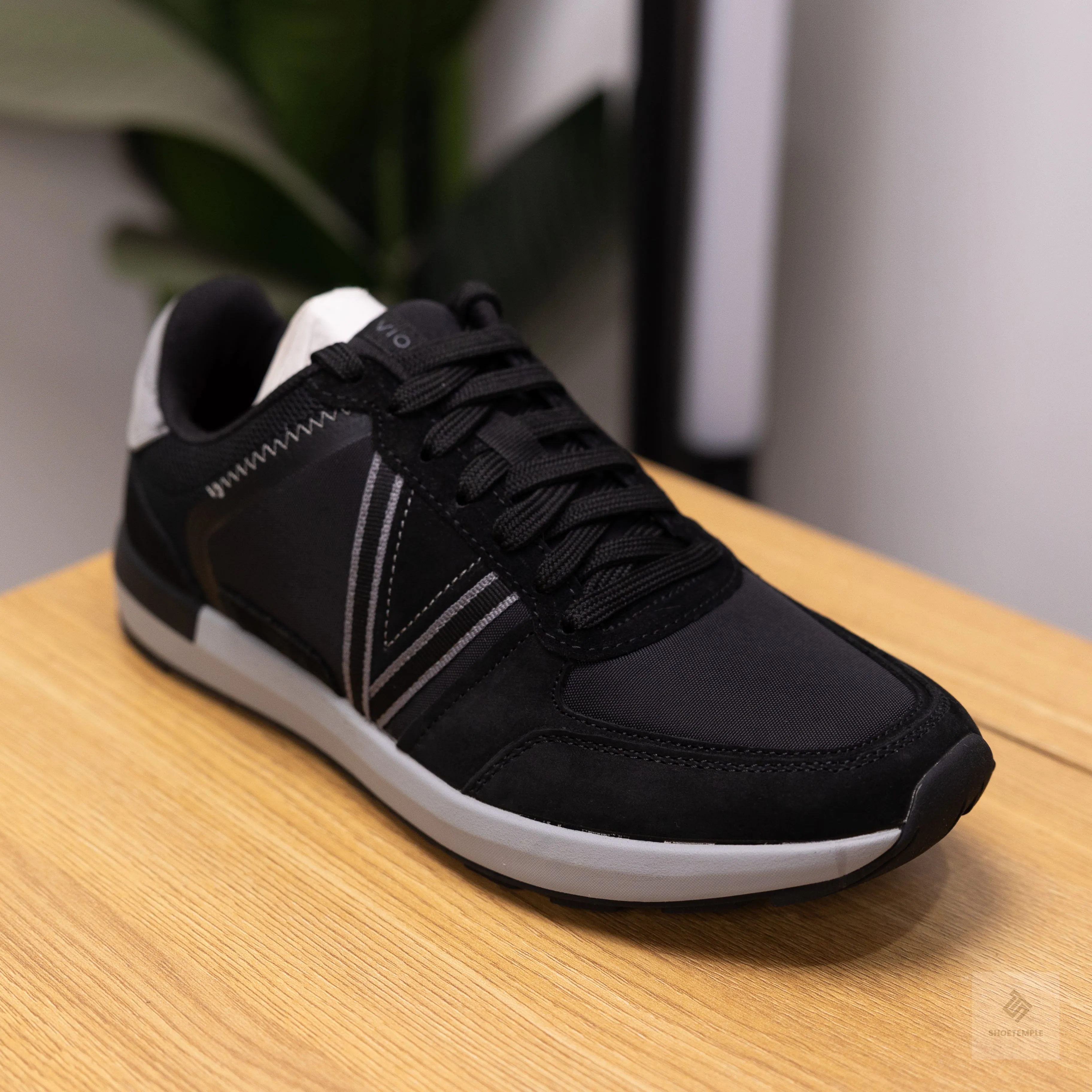 Vionic Bradey Leather Textile Sneaker