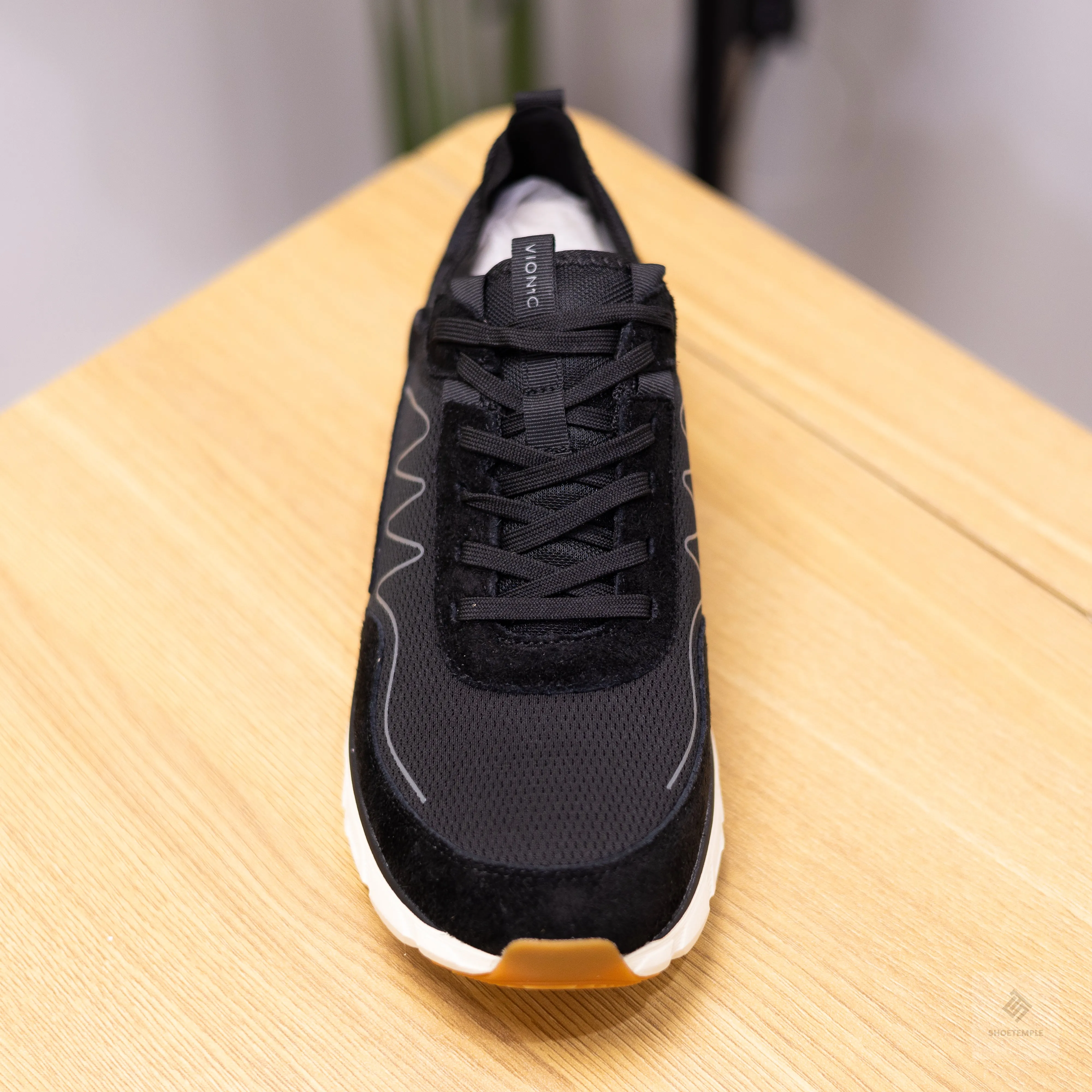 Vionic Sneakers