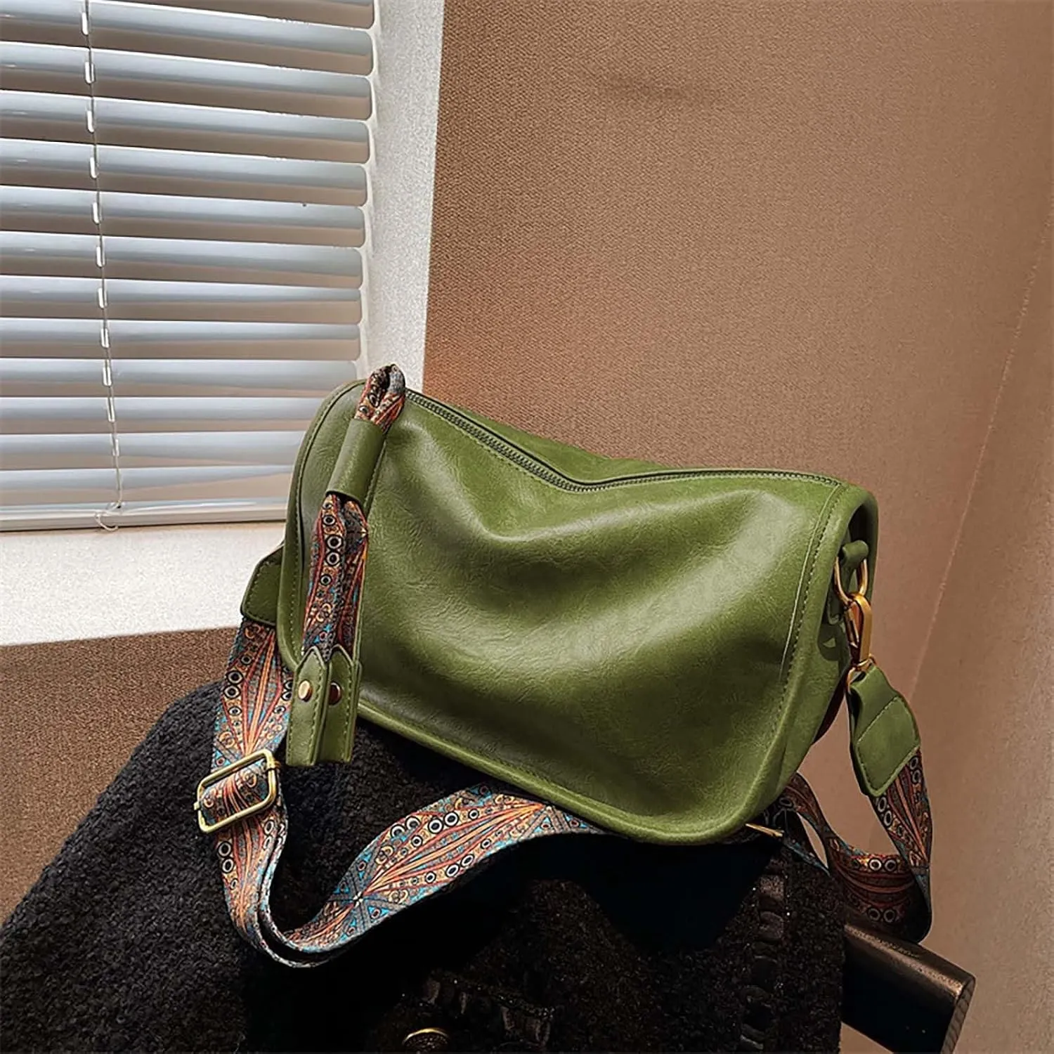 Womens Purses Crossbody, Faux Soft Leather Fashion Messenger Bags Vintage Shoulder Satchel Bag with Adjustable Strap