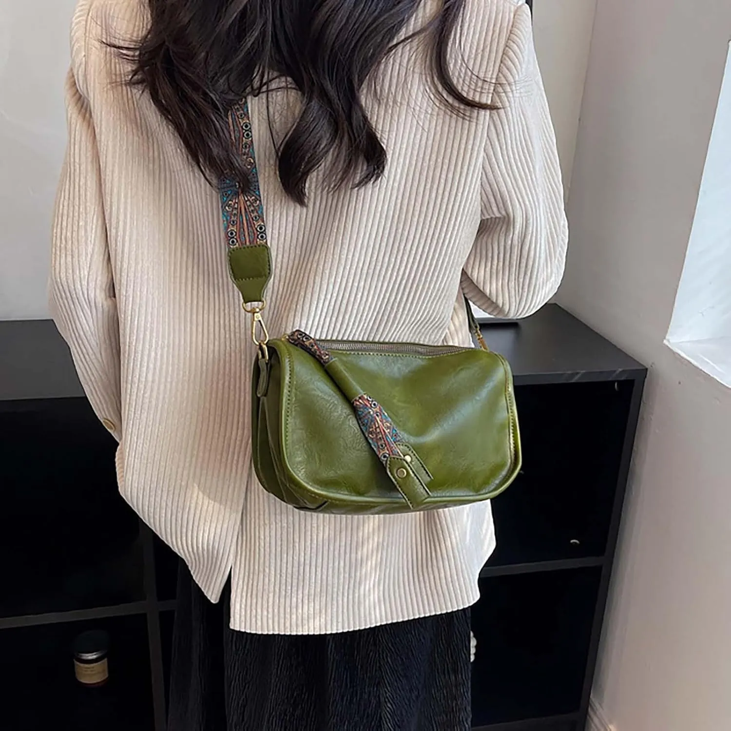 Womens Purses Crossbody, Faux Soft Leather Fashion Messenger Bags Vintage Shoulder Satchel Bag with Adjustable Strap